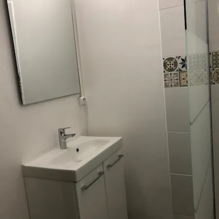 Хостел La Promenade House Ницца